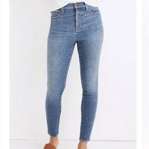 NILI LOTAN Mid Rise Light Blue Wash Skinny Jeans SZ 25